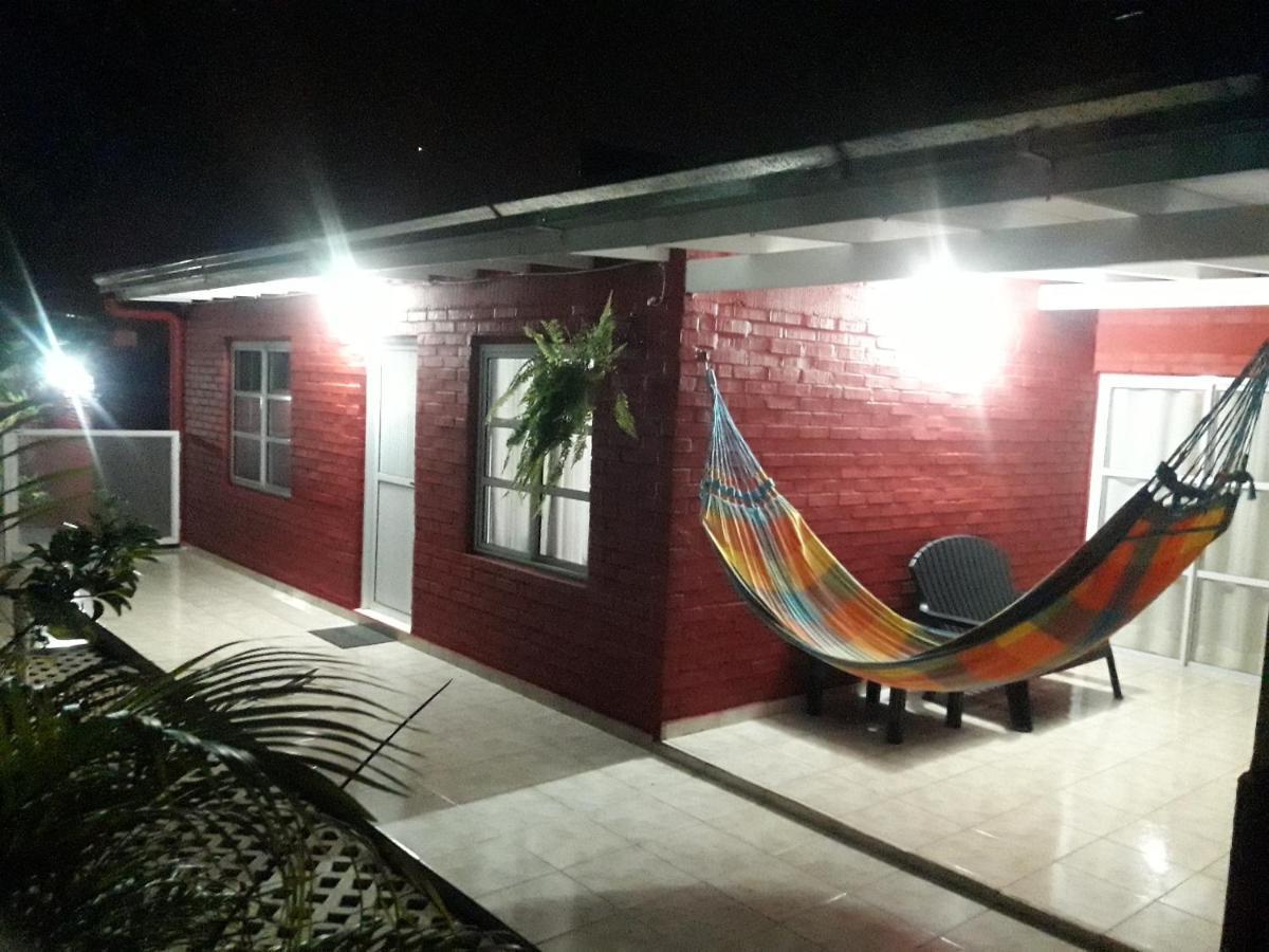 En Familia Villa Puerto Iguazu Ngoại thất bức ảnh